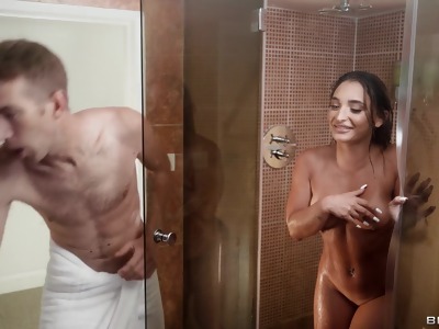 Danny surprise sara