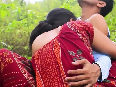Jungle bhabhi jaake